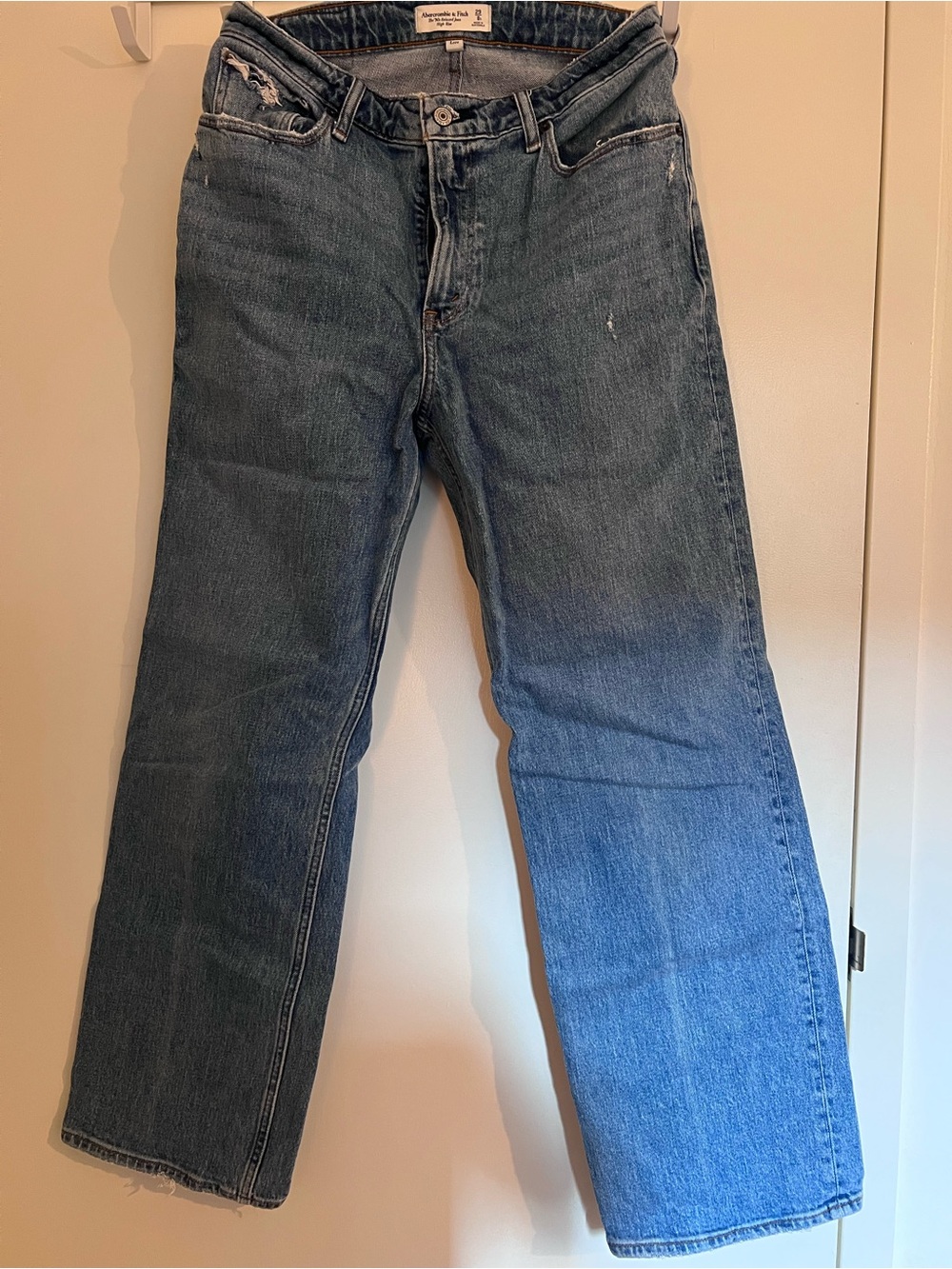 Abercrombie & Fitch High-Rise Straight Leg Jeans - Medium Blue